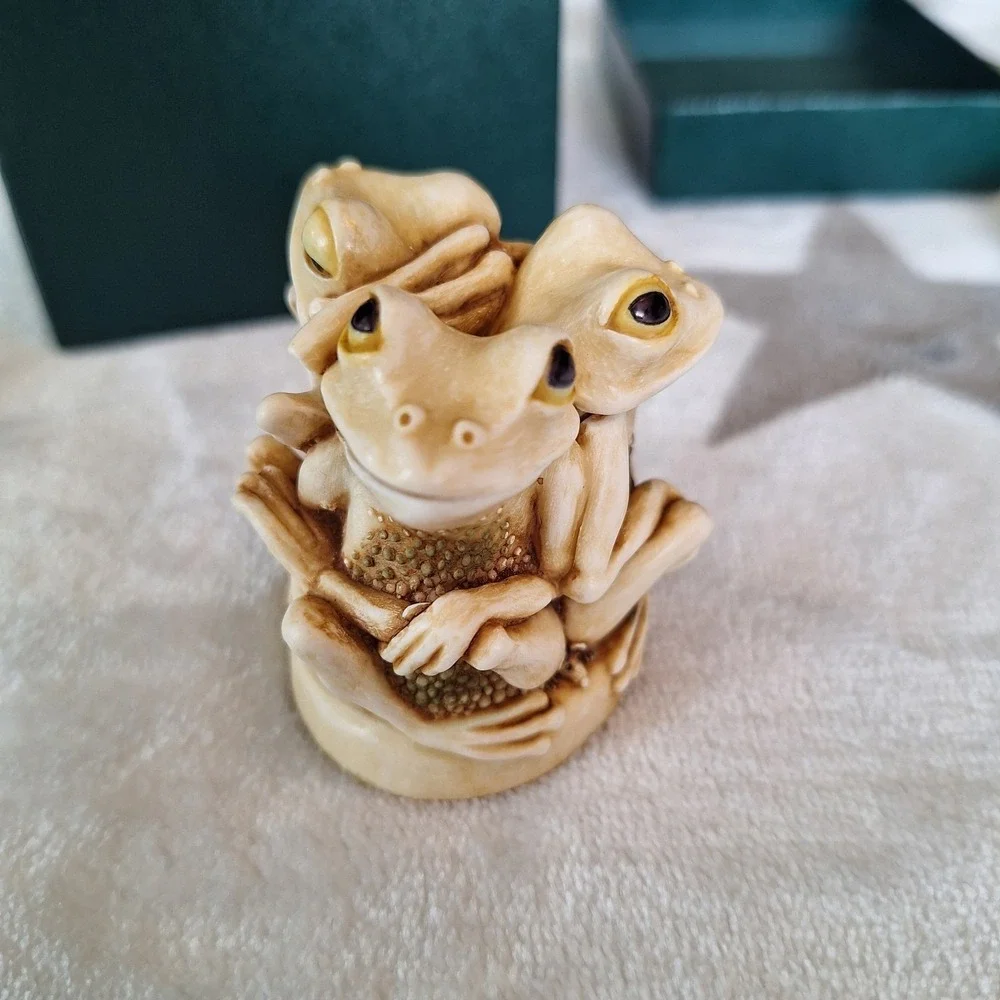 Harmony Kingdom 1994 Tongue and Cheek Frogs Trinket Box Mármol/Resin Retired